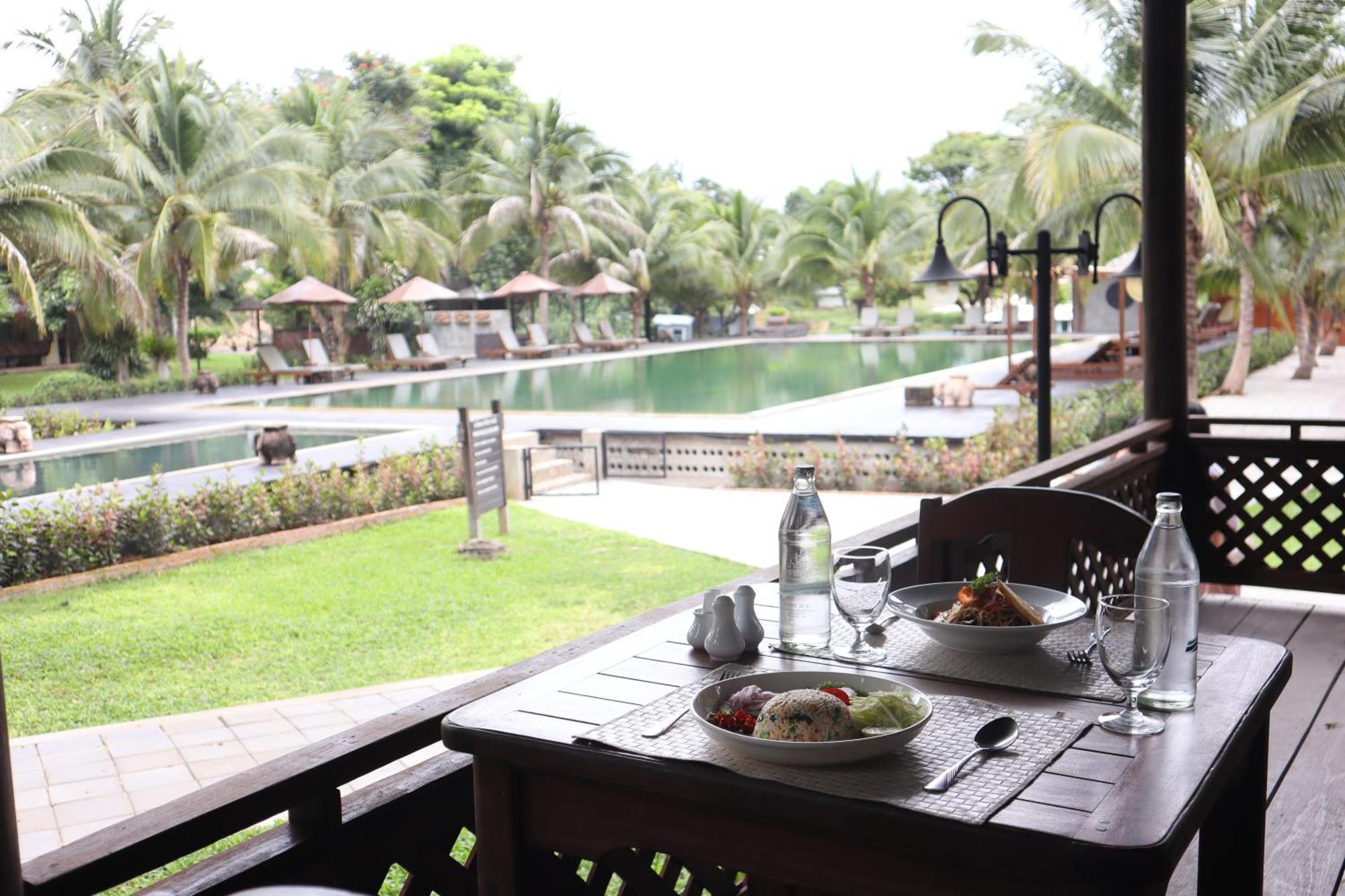 Royal River Kwai Resort And Spa Kanchanaburi Exterior foto